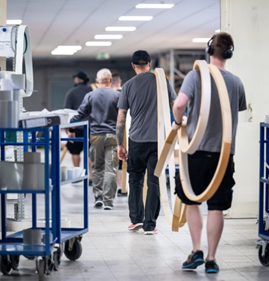 Abbildung - nk produktionsmitarbeiter 1 - CNC Fräser (m/w/d) - NK Kunststofftechnik